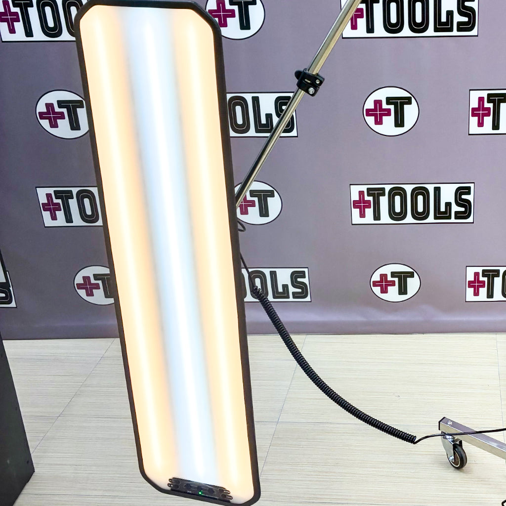 LÁMPARA LED CON SOPORTE, AMORTIGUADOR Y ENGANCHE MAGNÉTICO